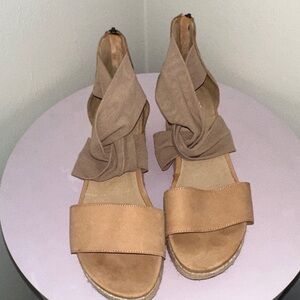 Eileen Fisher Tan Espadrille Platform Sandals with Wrap Straps